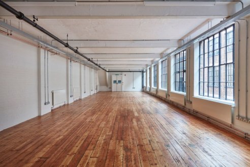 *NO DEPOSIT REQUIRED*

The De Beauvoirblock is a network of 33 workspaces, ranging from 300 to 2,500 sqft, designed and equipped to support individuals and businesses in the creative industries.

The block sits in a gated community that provides beau...