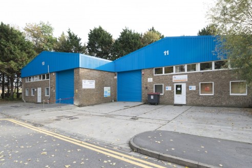 Headlands Trading Estate is located in North East Swindon, the town centre is approximately 2 miles to the south and Junction 15 of the M4 motorway is approximately 6 miles away.<br><br>Unit 11 Headlands forms part of a development of 17 similar indu...