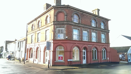 Grosvenor House is prominently situated at the junction of the High Street and Station Road in Wivenhoe which lies approximately 3 miles south east of Colchester via the A133 Clacton Road and the B1028 Colchester Road.

The office suites are situated...