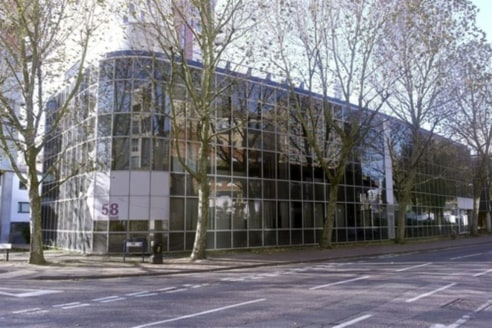 An office/studio space within this modern purpose built office building. The property is located in the heart of Docklands, a few minutes walk from South Quay station. Rent is inclusive of electric, gas and service charge. Available on flexible lease...