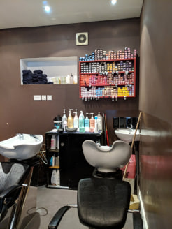 Set in Bayswater in a busy commercial high street this hair & beauty salon benefits from an extremely high footfall and is located within a very short walk from Bayswater London Underground.