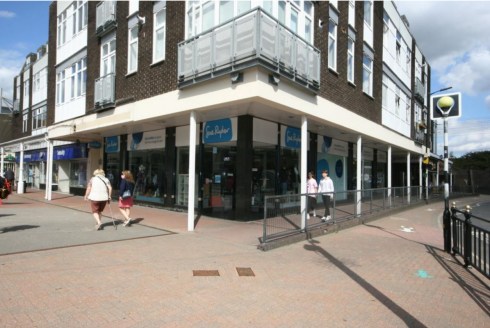 <p>This retail parade consists of 5 retail units with offices above, situated in a prominent location within the heart of Wickford town centre, close to the railway station.&nbsp;</p><ul>

<li>Lock up retail unit</li>

<li>Central high street locatio...