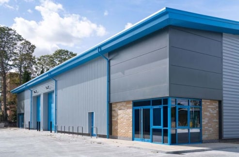 High quality new-build business park unit available immediately. Excellent location just 1.5 miles from J25 M62