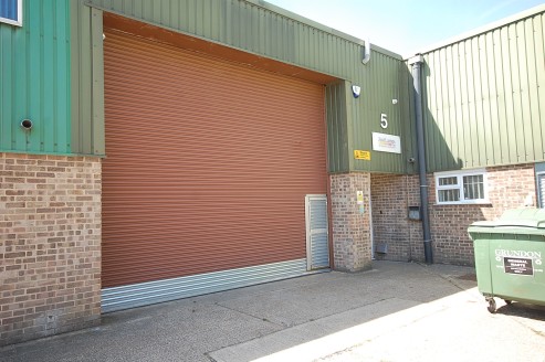 6,529 sq ft\n\nINDUSTRIAL / WAREHOUSE UNIT\n\nWarehouse\n\n* Gas fired blower heater\n\n* Fluorescent strip lights\n\n* 3 phase power\n\n* Translucent light panels to the warehouse providing a good level of natural lighting\n\n* Painted walls\n\n* Pa...