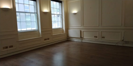 This is a lovely office on 1st Floor of the building in the heart of Whitechapel 24 hour access