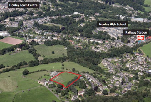 Our clients own the freehold of the land outlined edged red on the aerial plans, occupying a superb elevated position in one of the most sought after villages in the Holme Valley.

The land is allocated in the Kirklees Council Local Plan for resident...