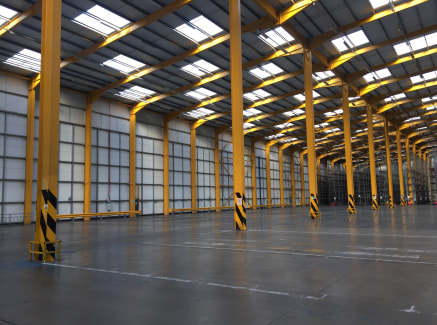 HIGH BAY DISTRIBUTION WAREHOUSE CLOSE TO TYNE TUNNEL AND A19.

The units comprise part of the main development of

high bay industrial units located close to the main

Tyne Dock entrance of the Port of Tyne at the junction

of the A194 Newcastle Road...