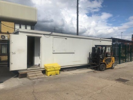 We are pleased to offer this OFFICE SPACE TO LET. Situated close to public transport links. FAST BROADBAND SPEED ACHIEVABLE. The space benefits from having its own toilet facilities and use of brand new communal toilets onsite. Site close to M25 and....