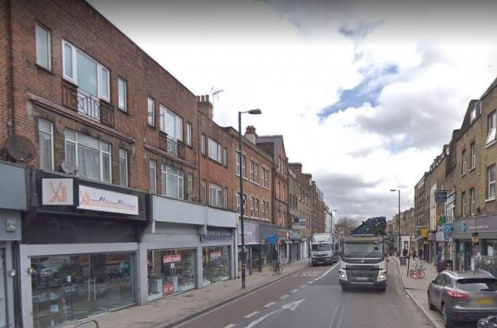 A1 use high street shop/commercial unit situated amongst a busy parade of shops on Essex Road with good footfall and transport links into central London. Essex Road has become a popular and trendy location in recent years and is close to Upper Street...
