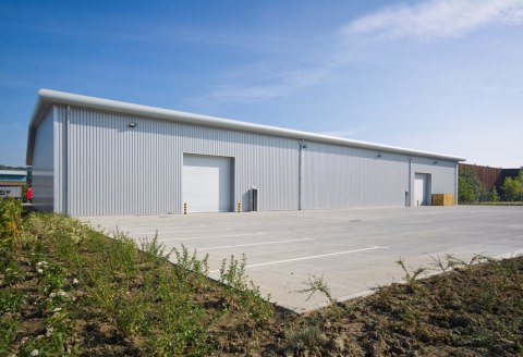 TWO STOREY MODERN HYBRID UNIT - GATESHEAD

The properties comprise modern two storey hybrid units which are of steel frame construction with glazed curtain walling and composite cladding to the elevations and a pitched roof of insulated profile steel...