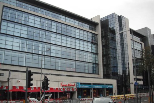 Redcentral is a striking landmark office building in Redhill town centre. The available suite is on part of the 1st floor of the property and provides modern, open plan office space within a larger multi-tenanted office building.