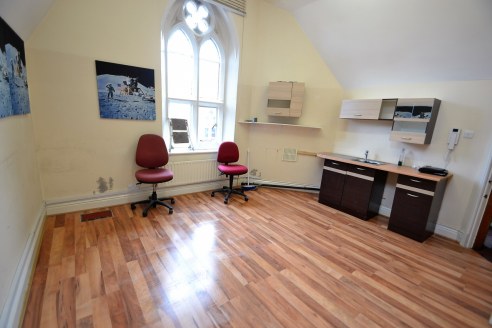 Available Now!! C&R Hulme are delighted to offer this commercial office space to let within a listed building full of original features. This 1st floor office size is 14' 1 x 13' (4.30m x 3.97m) and benefits from power supply, communal toilet, kitche...