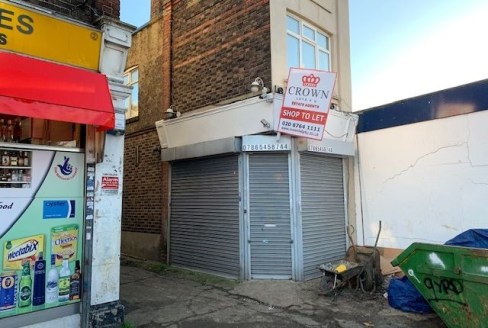 Available immediately<br><br>Crown Lets 4u Estate Agents are proud to present this newly refurbished retail shop with parking space for one car and has no premium and no business rates to pay....