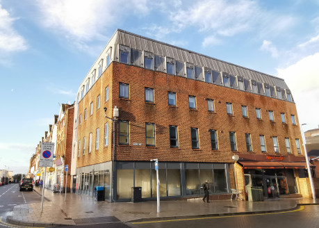 The property comprises a return frontage retail unit in a prominent position, over ground floor and basement, with independent access via The Broadway.<br><br>The building has been extensively renovated to convert the upper floors to flats, together...