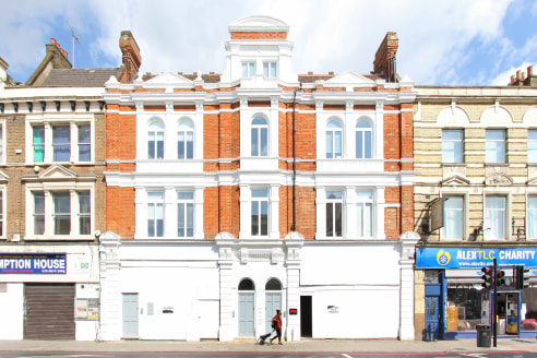 The unit offers full-scale high-street frontage and has the benefit of high ceilings. Currently, in shell and core condition, it provides the potential for a tenant to come and make the place their own. 

Located on the busy Peckham High Street, the...