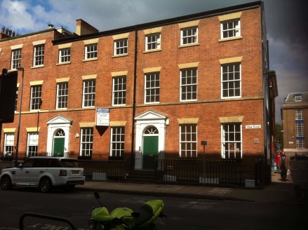 13/14 Park Place offers fantastic office accommodation not often seen in the Leeds office market. The building has been restored to its original splendor and now combines period features with quality modern fixtures and fittings.