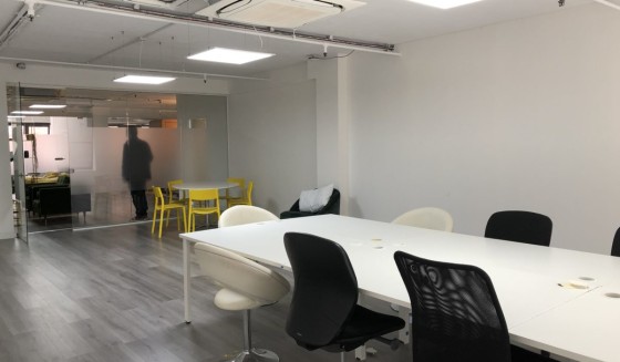 LOCATION, LOCATION, LOCATION !!! Great opportunity to secure a fully serviced office on the first floor of Duru House located within easy reach of central London. Fully furnished and all inclusive serviced office (except broadband) in one of London's...