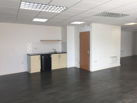 Under Offer]\nMODERN GROUND FLOOR OFFICE premises within WALKING DISTANCE of BIRMINGHAM CITY CENTRE. Benefitting from being MOSTLY OPEN PLAN and with CAR PARKING provided - TOTAL (NIA) 975 ft2 (90....