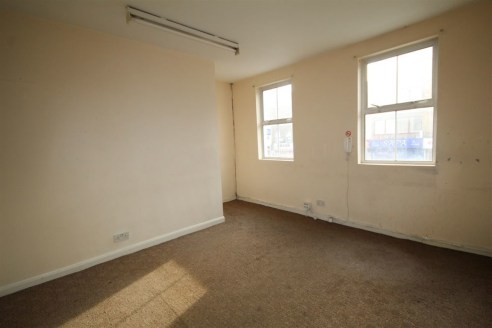 Including all rates and utilities is this 1st floor office space divided into 2 rooms located on Bethnal Green Road.
