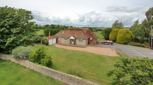 A rare opportunity to own a former tea rooms with pending planning permission for residential use on the Romney Marsh.