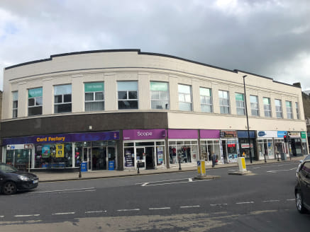 Crescent House comprises a first floor office suite above a ground floor retail parade. The curved frontage of Crescent House provides excellent prominence onto Keighley Road, High Street and Swadford Street and offers the opportunity for tenants to...