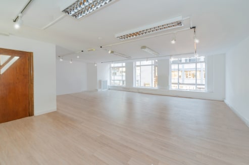 Strapline: Period charm and modern working - Rent free / incentives available - Art deco entrance - Modern Fitted workspaces - Excellent natural light - Passenger...