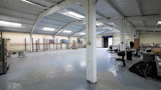 *AVAILABLE NOW* Large 6200 square foot (approx) commercial unit to rent. Perfect for a cash and carry, production and storage, the unit has three access points and parking on-site. Included within the unit is a private office.