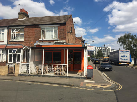 This freehold property is now available to the market. Located close to the M4/A4, Brentford Station and within easy reach of Ealing and Chiswick, this property includes an A3 unit and a flat above....