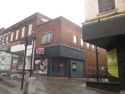 DESCRIPTION\nThe property is of traditional construction with walls faced externally in brick under a flat roof.\n\nLOCATION\nThe property is situated in the pedestrianised area of Castleford close to the junction with Albert Street....