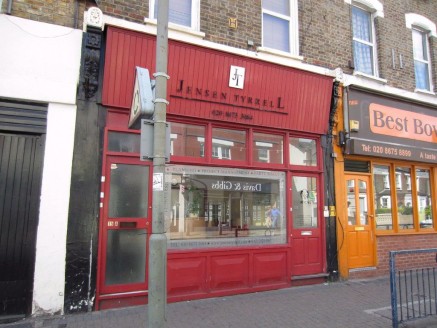LET AGREED! New lease/licence available on this ground floor and basement, A2 office accommodation. Gross Internal Area approximately: 696 sq ft. Ground floor comprising front office, further office, storage cupboard, WC and door to rear yard providi...