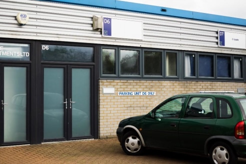 Situated close to the M11 & M25 we are please to offer this OFFICE/STUDIO to let. The unit benefits from AMPLE PARKING, own entrance door, convenient parking. The site has great PUBLIC TRANSPORT links with the CENTRAL LINE being a short walk away & c...