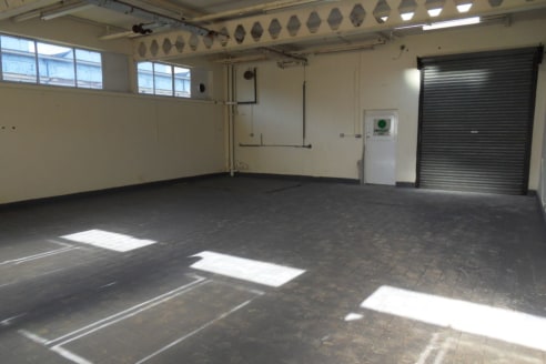 LOCATION\n\nThe Technology Park is situated within an established business and industrial area of Lancashire, adjacent to junction 8 of the M65 Motorway and Padiham by-pass.\n\nDESCRIPTION\n\nThe site provides various warehousing, storage and manufac...