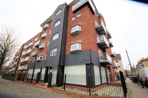 Spread over approximately 2100 square feet is this ground floor retail unit located close to Stepney Green Station.