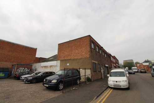 Warehouse premises in HOCKLEY with two storey...