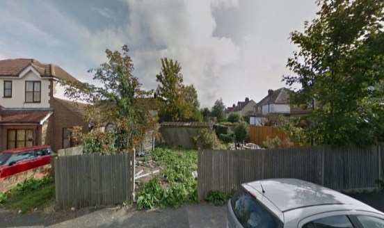 !! LAND WITH PLANNING PERMISSION !! 

Building plot extending to approximately 218.6 Sq m with consent for a new 2 bedroom house over ground and basement levels