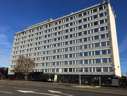 High quality office space, with refurbished reception and common areas, leases on a flexible basis. With nine floors the building offers panoramic views across the Manchester skyline. The building is arranged over nine floors with various different s...