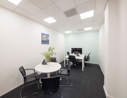 Location<br><br>The Arlington Square Centre is in a 22-acre urban business park, in an attractive landscaped location with a lake and fountain, close to Bracknell town centre.