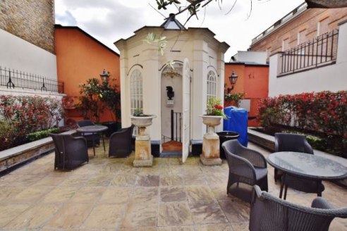 Available immediately Bright office in Mayfair with private Courtyard...