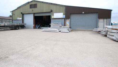 Large industrial/warehouse unit on established rural business park