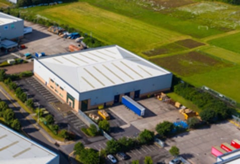 TO LET: Modern Detached Industrial Unit 30,192 sq ft (2,805 sq...