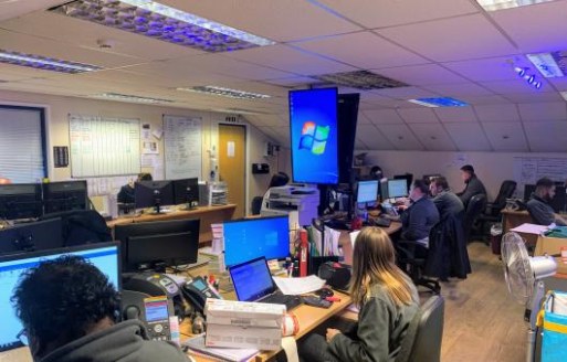Location\n\nThe unit is situated towards the front of the Thornleigh Trading Estate which lies just off the Dudley Southern By-Pass (A461). Junction 2 of the M5 is within 5 miles approx....