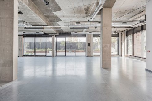 The property provides ground floor commercial use (Class B1) within a mixed-use 5 storey property. The interiors have exceptional natural light with floor to ceiling windows, contemporary suspended lighting, exposed concrete and raised floor. 

The p...