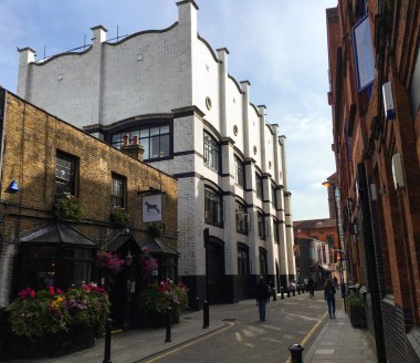 Voysey House, Barley Mow Passage, Chiswick, W4 4PN

FULLY FITTED PLUG N PLAY OFFICE SUITE IN THE HEART OF CHISWICK

Entire 4th Floor

2,175 Sq Ft / 202.06 Sq M