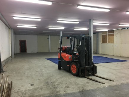 Around 4,000sqft of industrial space is now available on a new lease. Brilliantly located for the A40 and Hanger Lane, this is an ideal spot for any business....