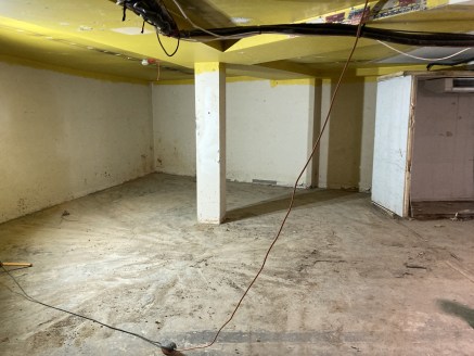 CITY CENTRE BASEMENT TO LET SUITABLE FOR A VARIETY OF USES SUBJECT TO PLANNING