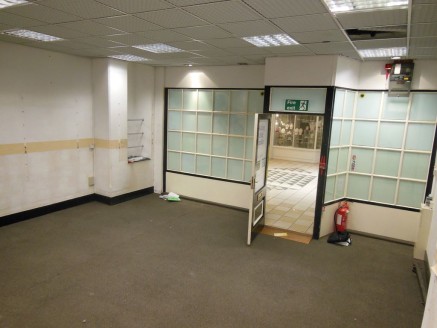 Retail Unit TO LET 

Extending to 36.57m&sup2; (395.6ft&sup2;)

Asking rent &pound;4,000 per annum