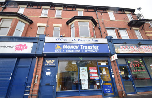 Available now. C&R Hulme are delighted to offer this commercial office space to let. This 2nd floor office size is 13'8" x 12'0" (4.18m x 3.68m) and benefits from power supply & communal toilet. Other benefits include gas central heating and intercom...