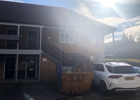 This ground floor office unit is located within the popular commercial area of Bradley Stoke and is conveniently located just off the M4/M5 interchange. The accommodation comprises 462 sq ft (42....