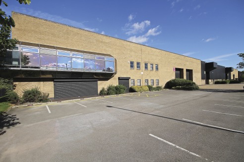 Unit R1/ R2 provide high quality warehouse/ industrial premises incorporating high quality office accomodation.