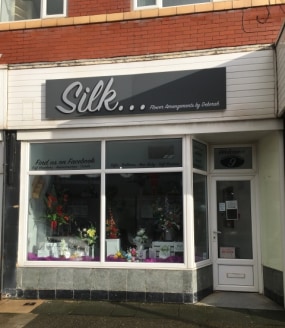 Single fronted retail unit located in Cleveleys centre. Single fronted double glazed unit approximately 22sqm (240 sq ft) with modern suspended ceiling with inset lighting. Ideal for chiropodist, office, etc subject to any necessary consent....